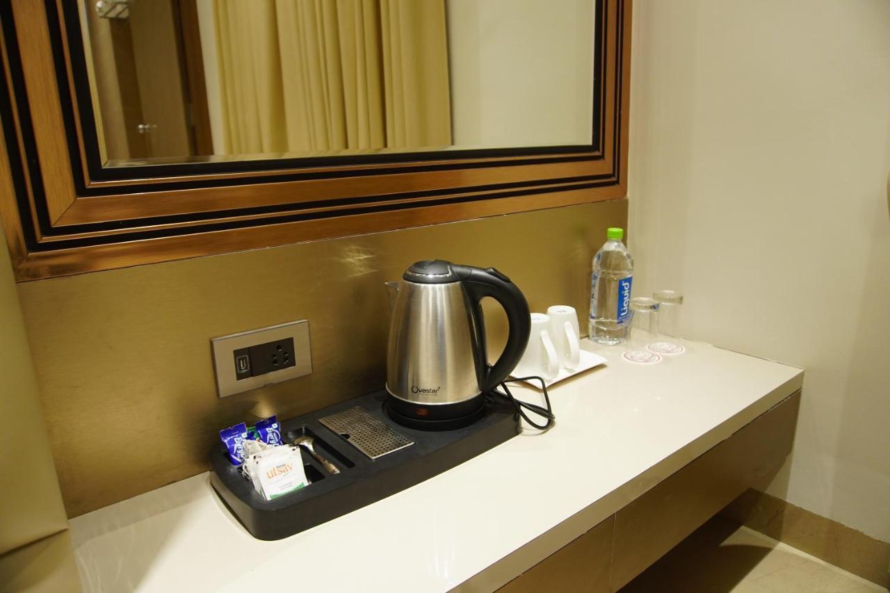 Hotel Red Orchid Kanpur Exterior foto