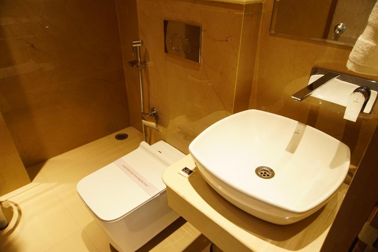 Hotel Red Orchid Kanpur Exterior foto