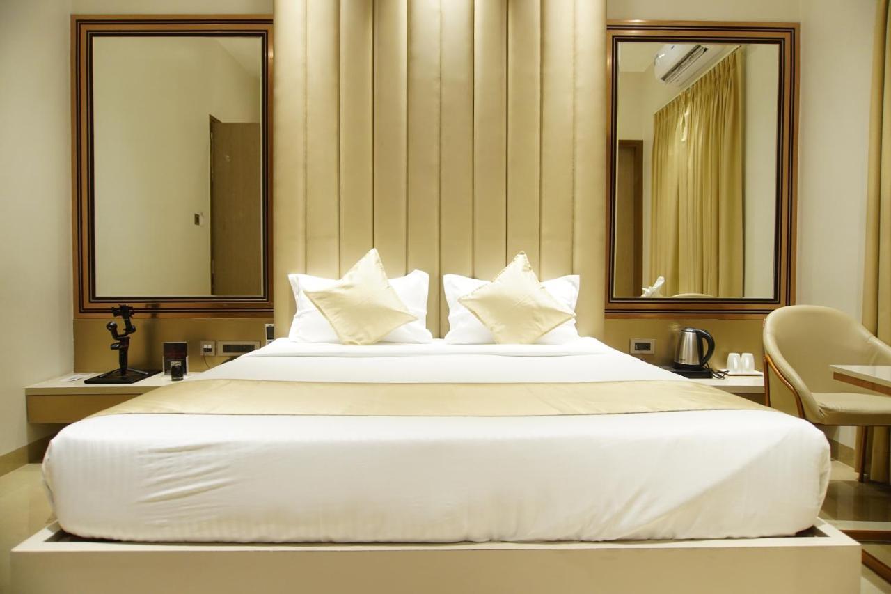 Hotel Red Orchid Kanpur Exterior foto