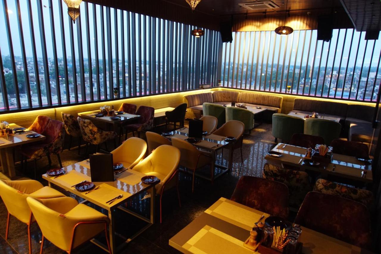 Hotel Red Orchid Kanpur Exterior foto